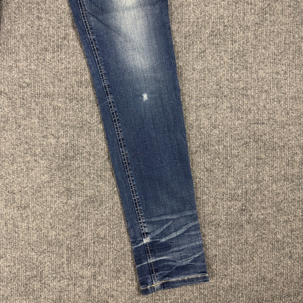 BKE Stella Skinny Jeans Womens 24R Medium Wash Distressed Whiskered Denim - Picture 3 of 16